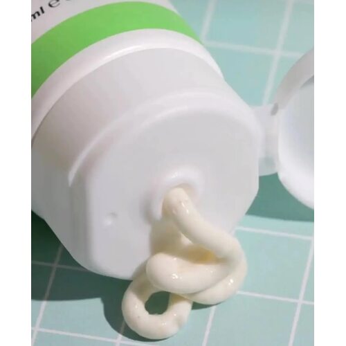 Q+A AHA Exfoliator Body Scrub