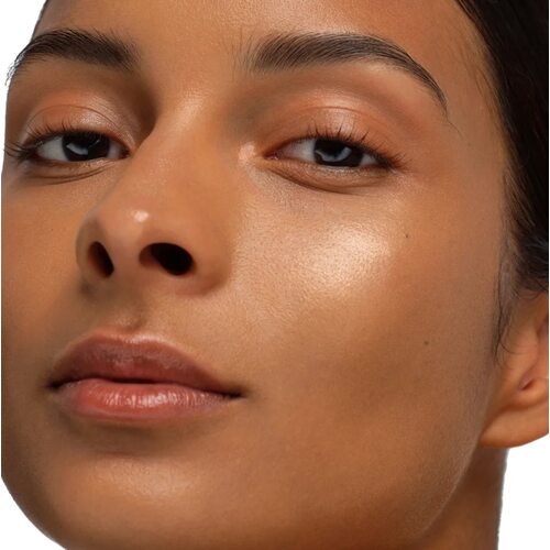 CLE Essence Moonlighter Cushion