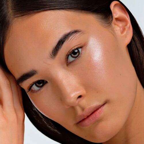 CLE Essence Moonlighter Cushion