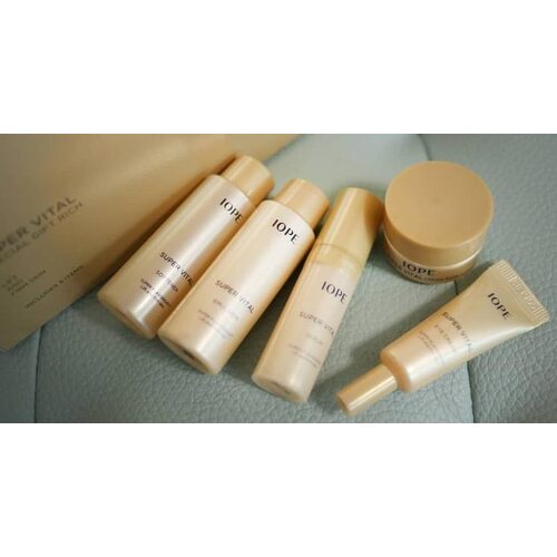 IOPE Super Vital Special Gift Rich