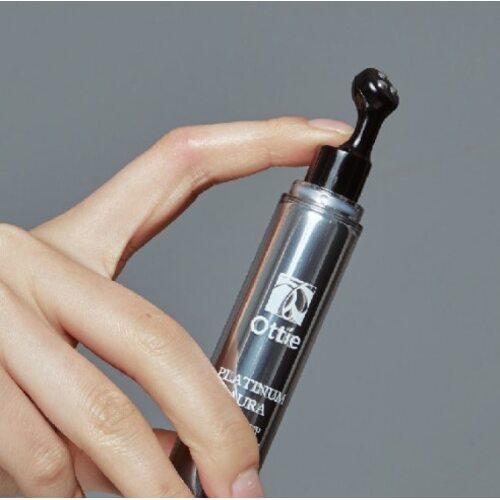 Ottie Platinum Aura Roll-Up Eye Cream